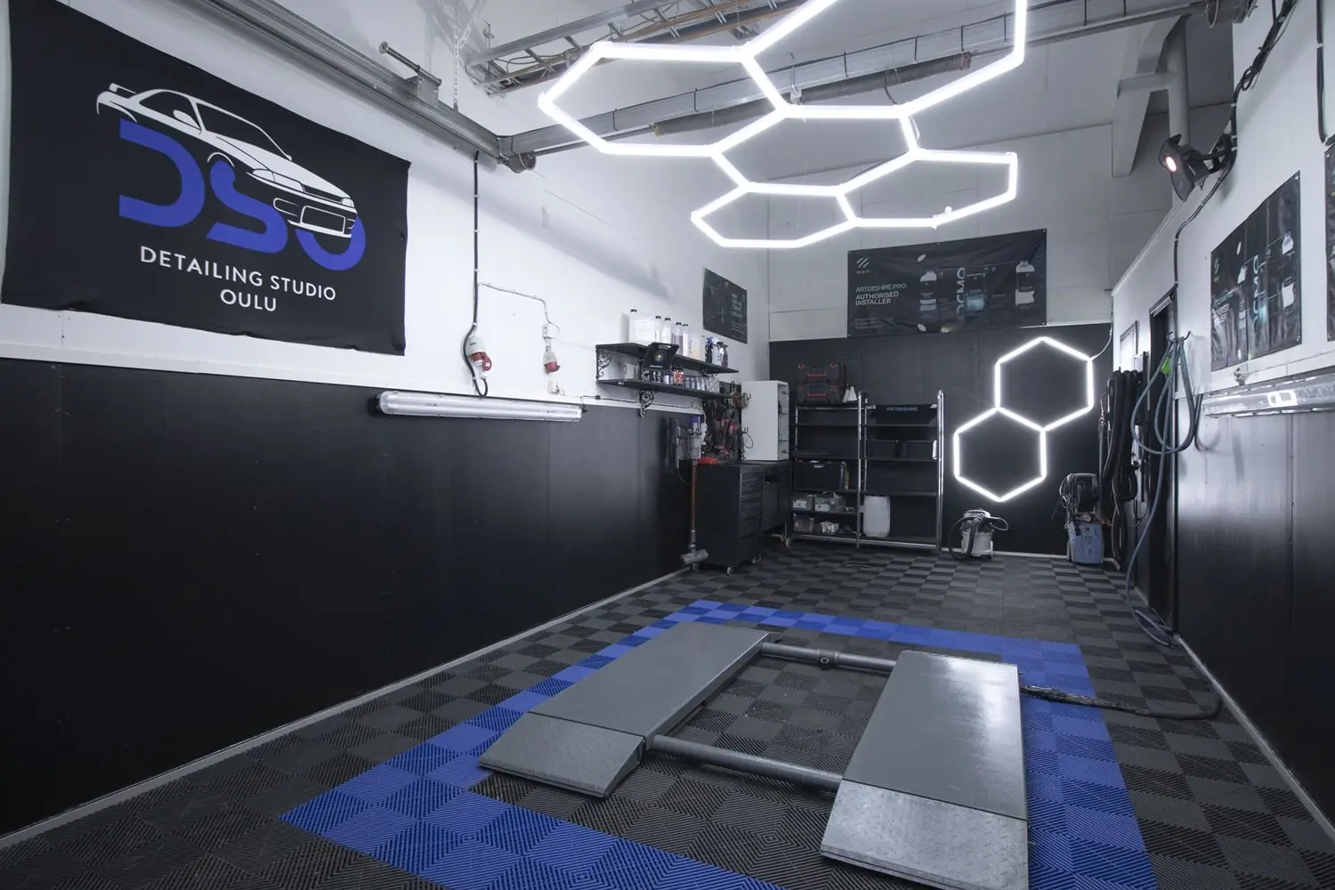 auton pinnoitus, vahaus, kiillotus, pesu, fiksaus, car detailing, koneellinen kiillotus, myllytys, oulu